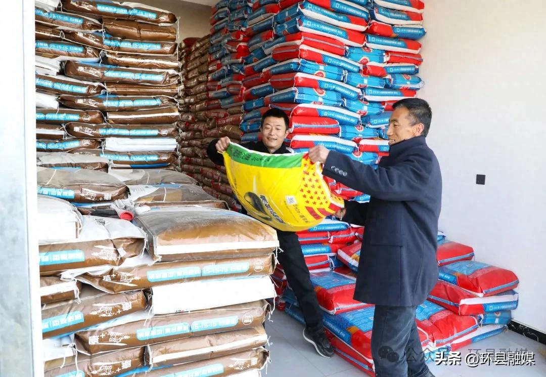 环县:农资储备粮草足绘好春耕保障图
