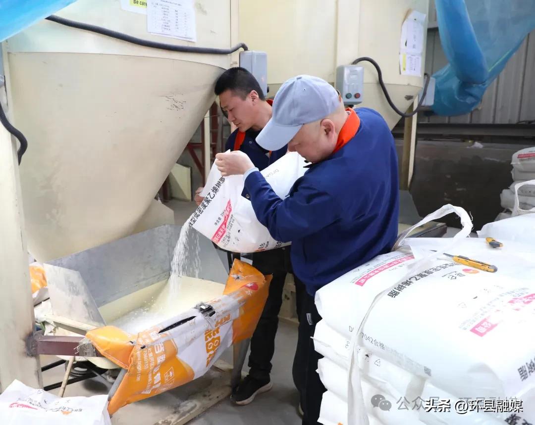 环县:农资储备粮草足绘好春耕保障图