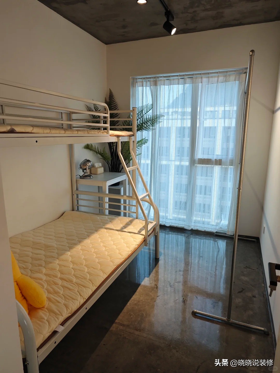 浙江男主不顾父母反对,坚持住毛坯房,直言不装修也能住很爽
