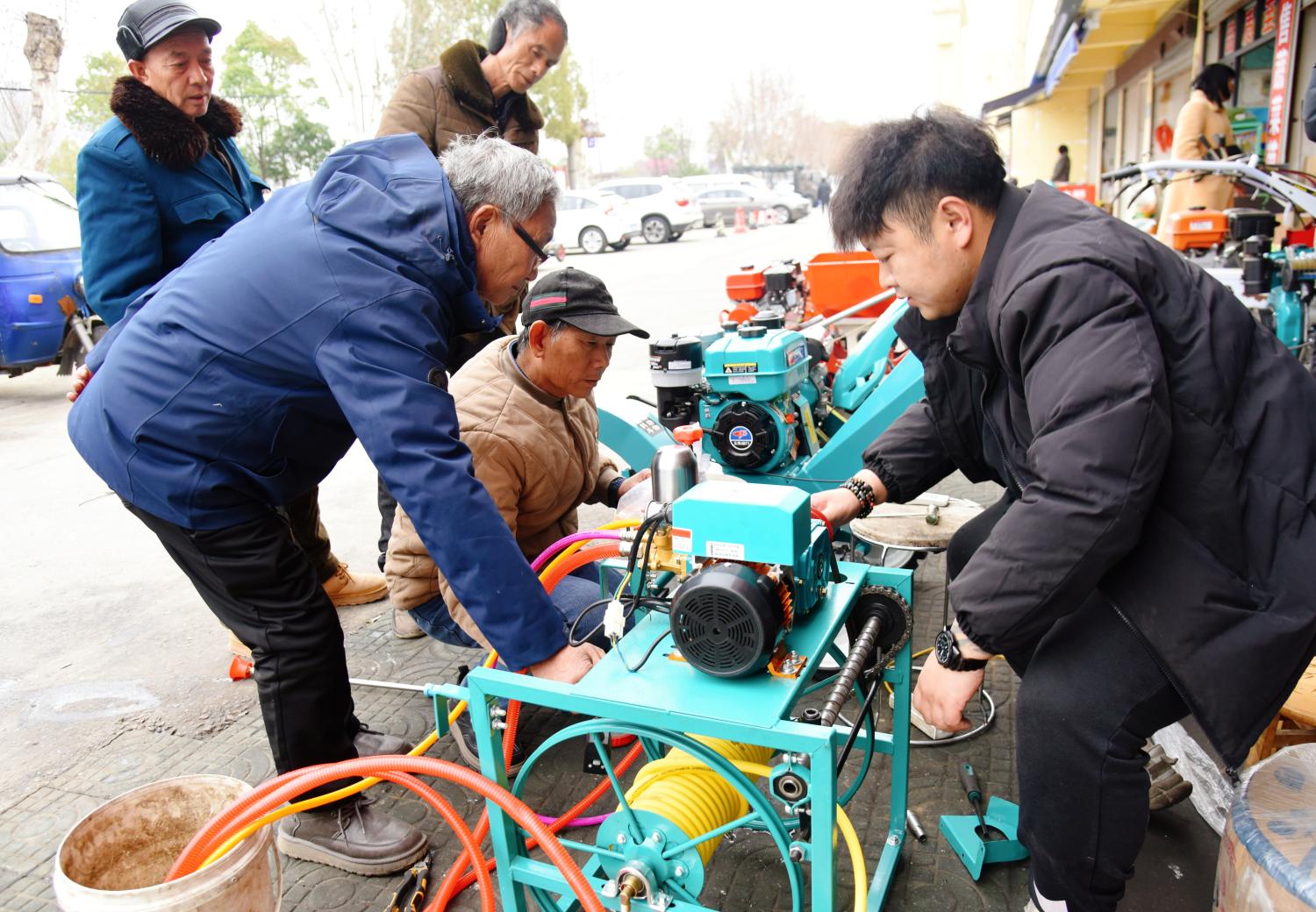 春耕备耕正当时荆州农资市场购销旺