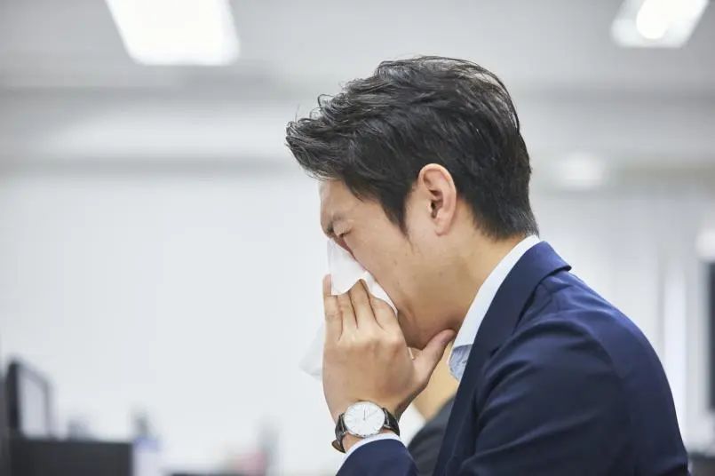 突发,61岁患高血压母亲飞机上猝死,这4类人坐飞机尤其要注意!