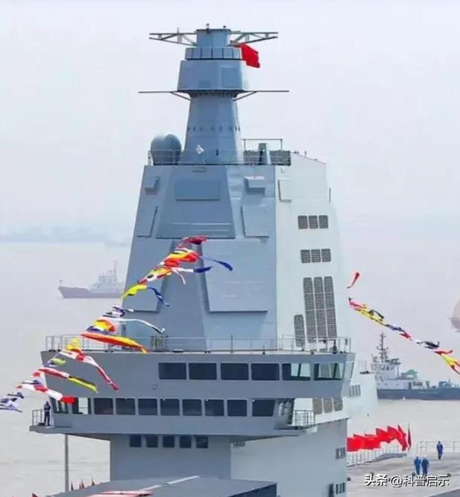 刚海试便创下多项世界第一,福建舰入海一路狂奔,狂甩拖船几条