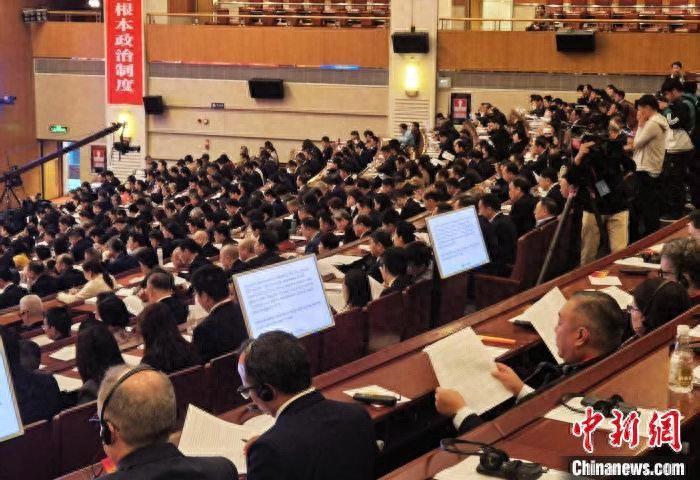 深圳人代会首启AI同声传译05秒级实时响应