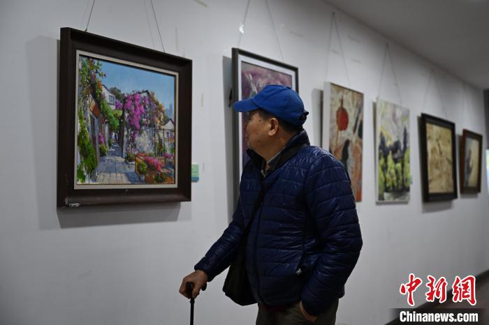 绿美西关泮塘有约美术、书法、摄影作品展在穗开幕