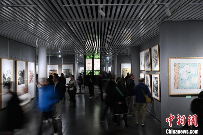绿美西关泮塘有约美术、书法、摄影作品展在穗开幕
