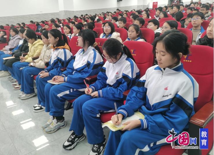 江油市长城实验学校开展传染病防治专题讲座