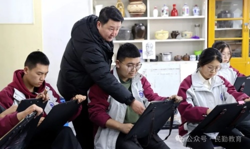 丹青育桃李翰墨绘人生——民勤四中开展美术教学交流研讨活动
