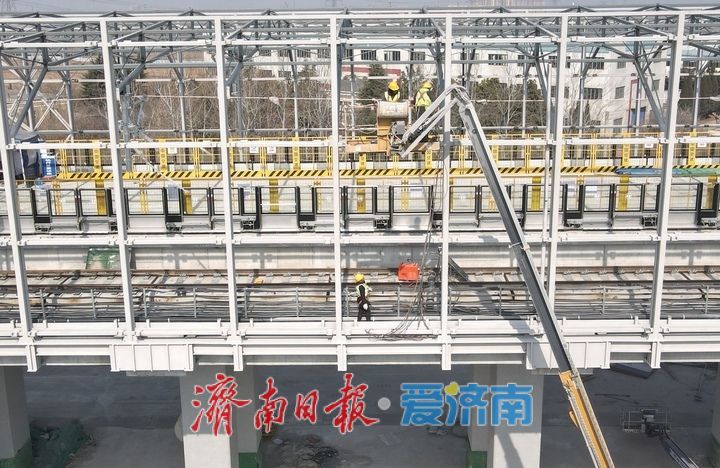 济南轨交8号线雨棚钢结构安装接近尾声