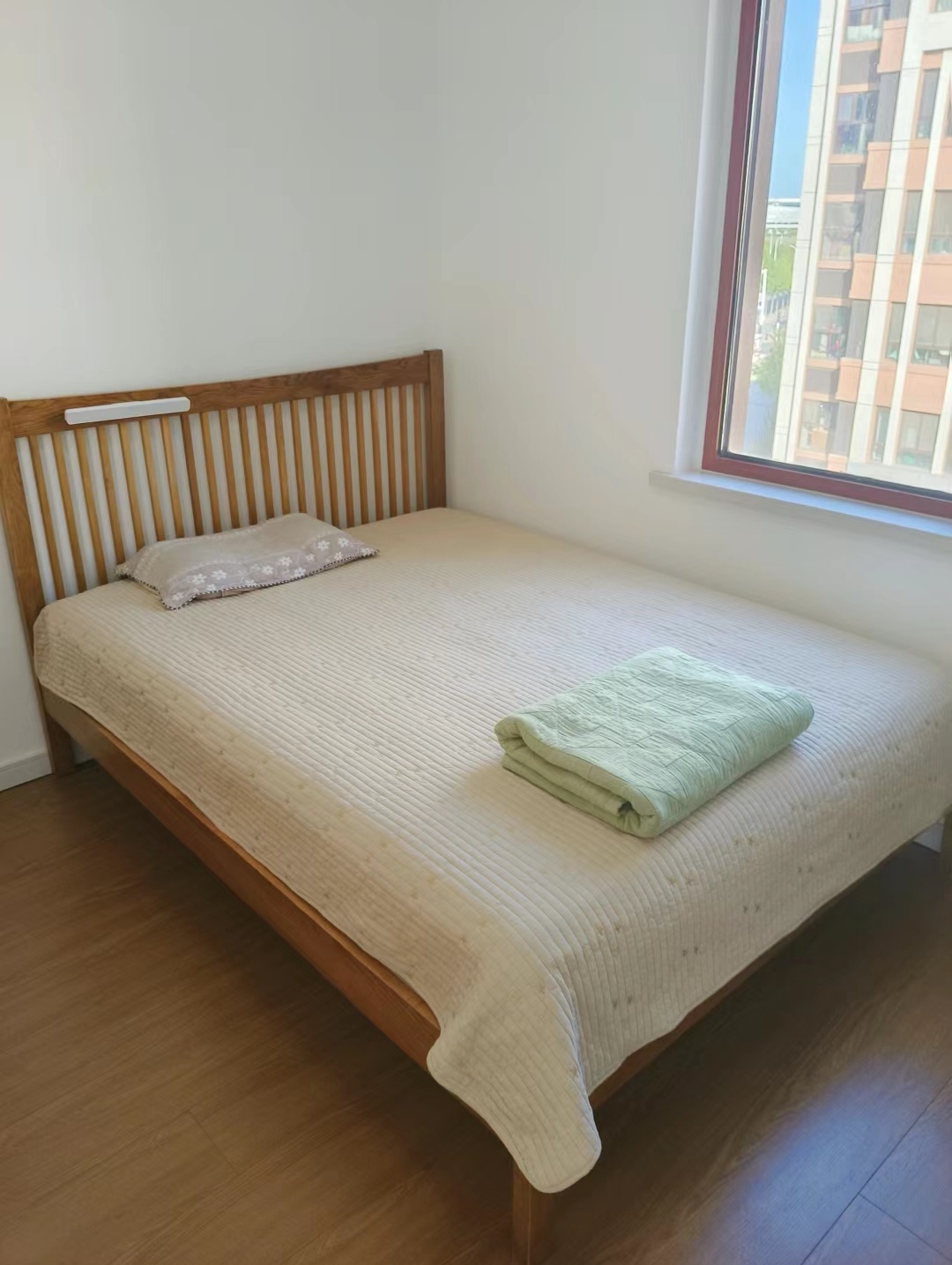 终于搬新家了,全屋只刷乳胶漆,不吊顶,简单又耐看,效果很满