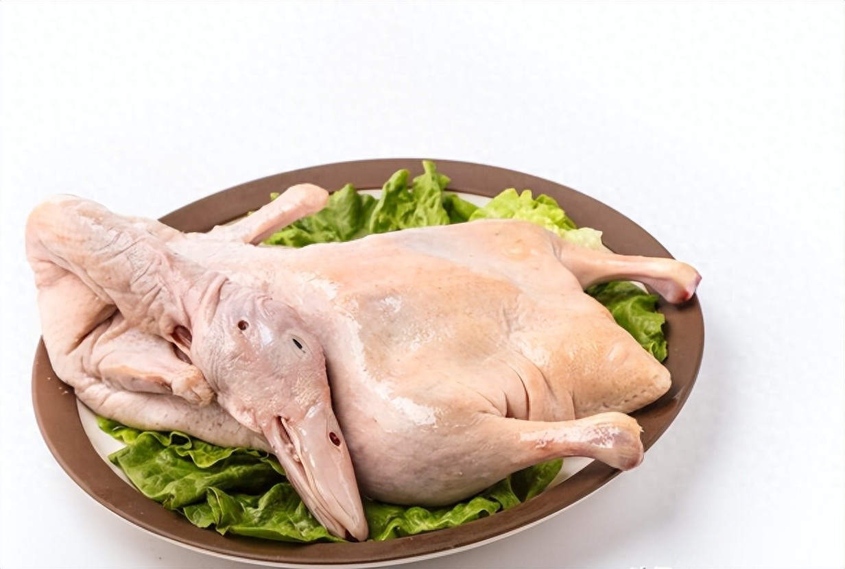 研究发现不吃鸭肉和猪肉的人，尿酸一下就降下来了？是真的吗