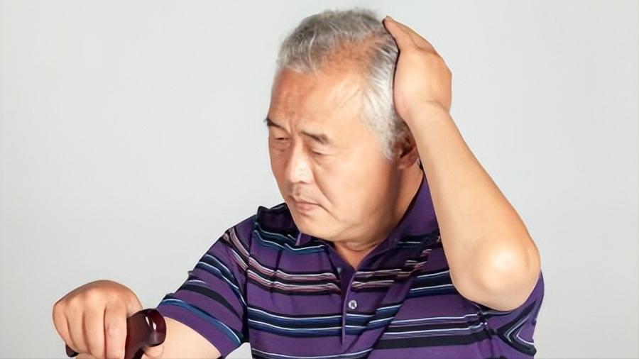 60岁后,身体出现5种变化,是衰老的正常现象!做好调养有助长寿
