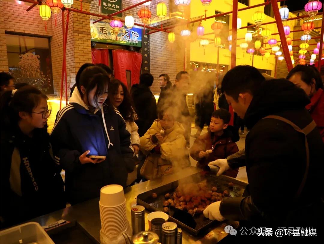 【摄影报道】元宵圆!环州故城人潮涌动,烟花璀璨!