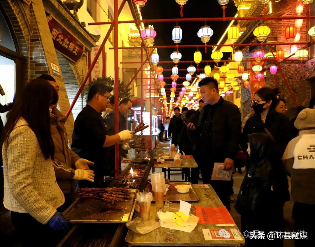 【摄影报道】元宵圆!环州故城人潮涌动,烟花璀璨!