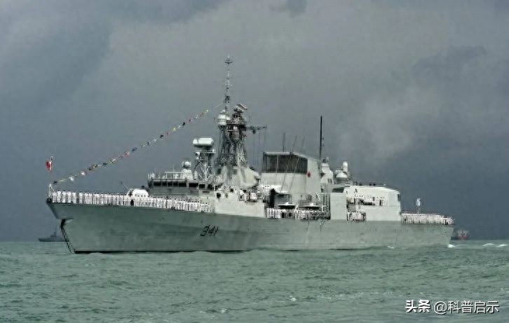 055大驱前出澳大利亚，加拿大护卫舰穿越台海，中国通告字少事大