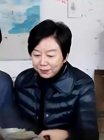许家印前妻丁玉梅两项申请被驳回，香港高等法院坚持公开透明